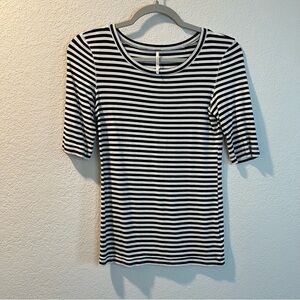 Women’s Free People black striped basic short sleeve blouse size XS
